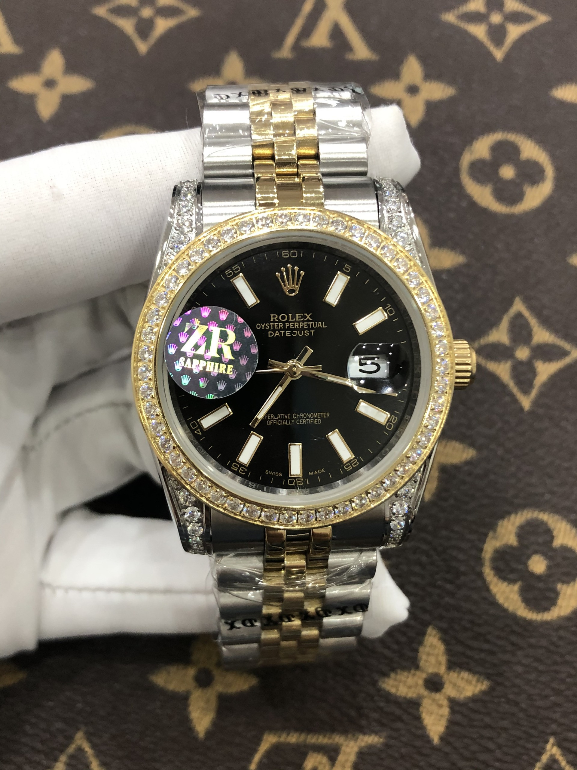 Đồng hồ Rolex đính đá mặt màu đen
