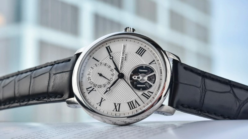 Đồng hồ Frederique Constant với phong cách cổ điển thanh lịch