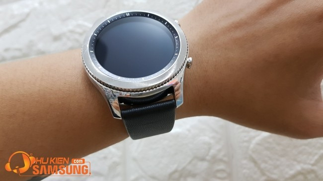 Đồng hồ Samsung Gear S3 Classic được thiết kế để chống nước