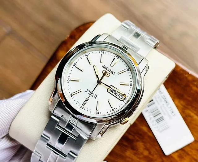 Mẫu đồng hồ Seiko 5 nam SNKL77K1 đa phong cách