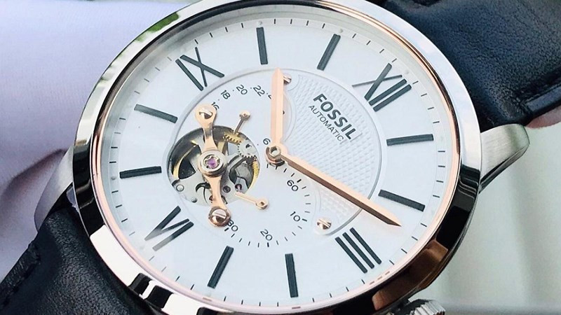Fossil là một thương hiệu đồng hồ lớn đến từ Mỹ, nổi tiếng với thiết kế đa dạng và hiện đại