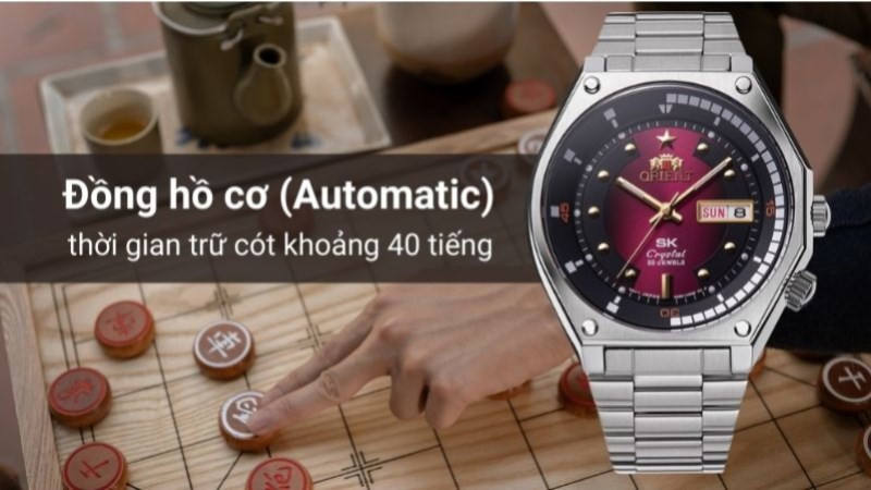 Đồng hồ cơ SK với bộ máy bền bỉ, mang lại độ chính xác cao và tuổi thọ lâu dài