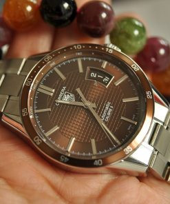 Đồng hồ Tag Heuer cũ Carrera Calibre 5 Automatic, nguyên zin 100%, một trong những mẫu được bán đồng hồ Tag Heuer cũ phổ biến.