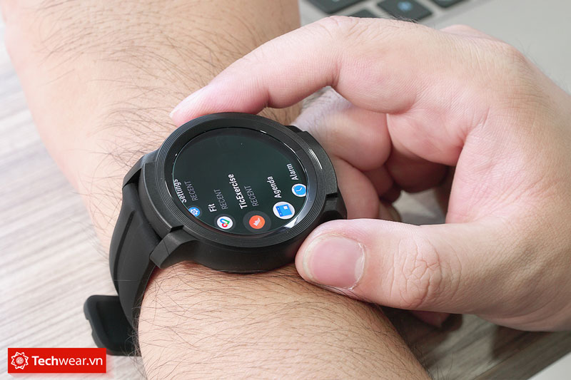 Đánh Giá Chi Tiết Đồng Hồ Thông Minh TicWatch E: Liệu Có Còn Là Lựa Chọn Tối Ưu Năm Nay?