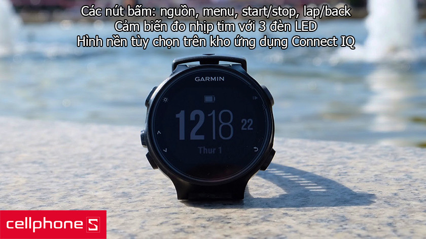 Các nút điều khiển vật lý trên đồng hồ Garmin Forerunner 735XT