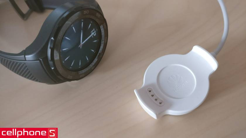 Thời lượng pin 420 mAh cho khả năng sử dụng liên tục trên 2 ngày của đồng hồ thông minh Huawei Watch 2