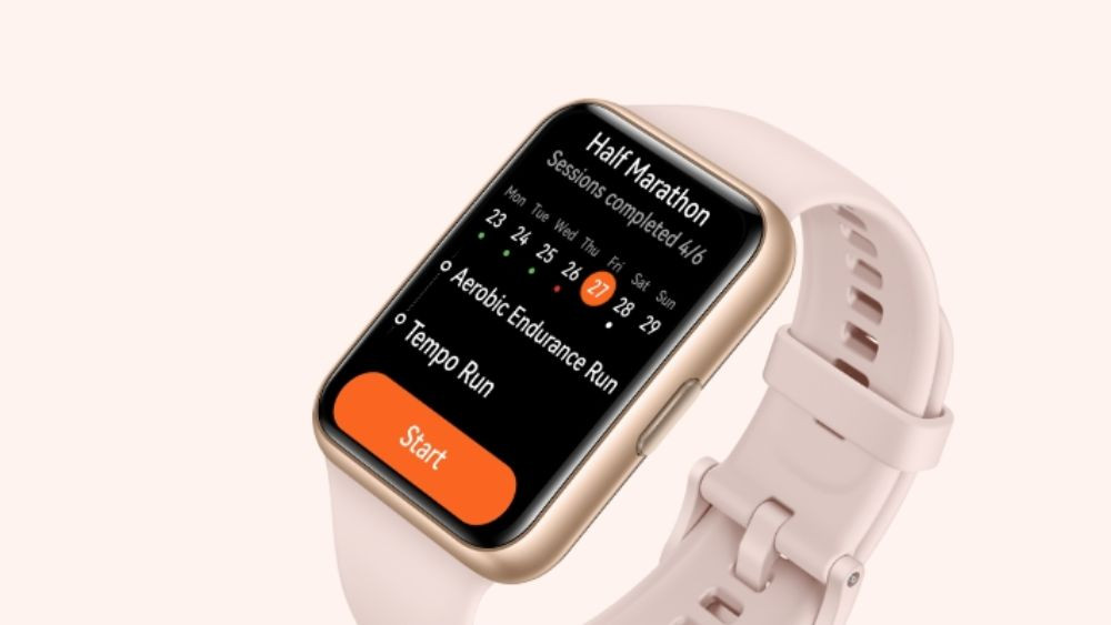 Samsung Galaxy Watch màu hồng nhạt kết hợp dây silicon, hiển thị thông báo cuộc gọi
