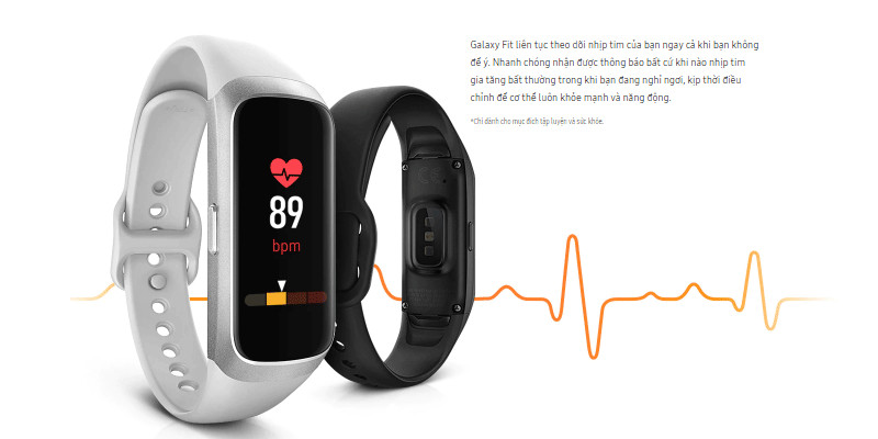 Tính năng theo dõi nhịp tim liên tục trên đồng hồ thông minh Samsung Gear Fit giúp quản lý sức khỏe.