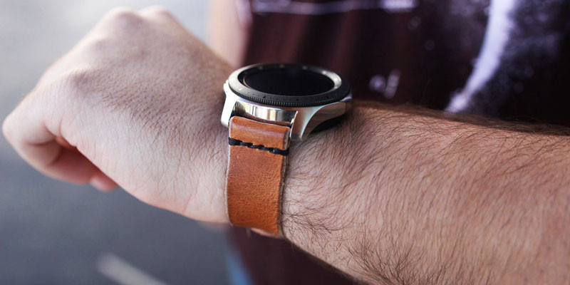 Đồng hồ Samsung Galaxy Watch 46mm theo dõi sức khỏe người dùng