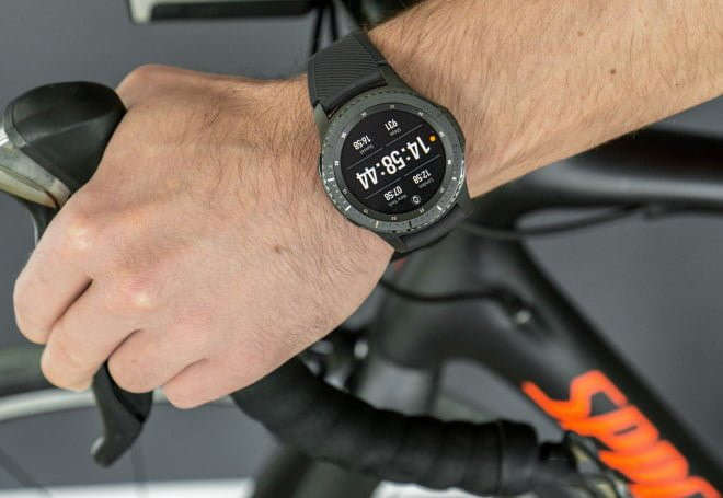 Đồng hồ Samsung Galaxy Watch Gear S4 với thiết kế hiện đại