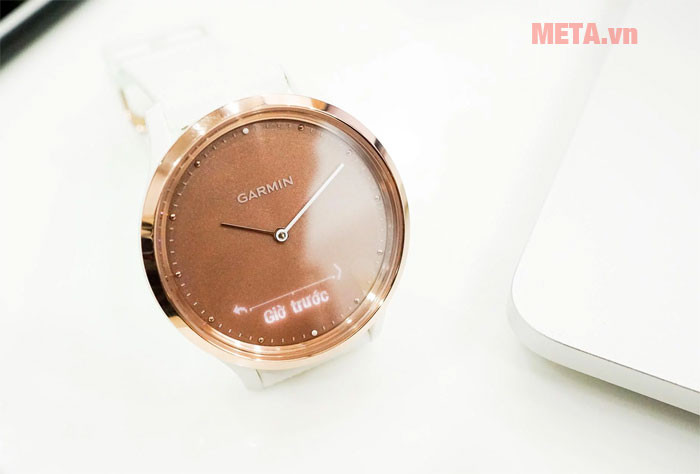 Đồng hồ đo nhịp tim Fitbit trong bối cảnh thị trường đồng hồ thông minh cạnh tranh với Garmin Vivomove HR