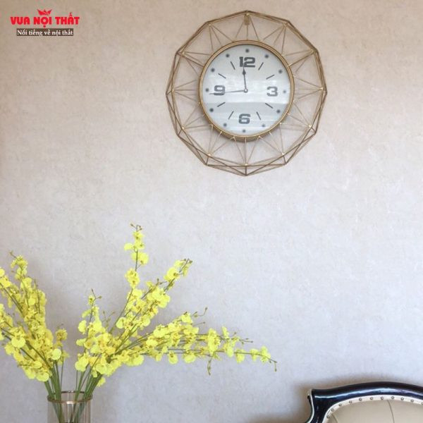 Đặc điểm nổi bật của đồng hồ mạ vàng giá rẻ DH03