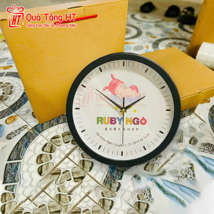 Đồng hồ treo tường 30cm loại sơn, đóng hộp và túi xách