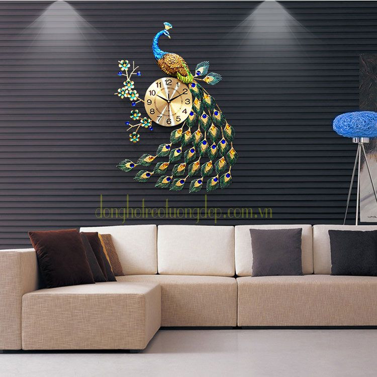 Mẫu đồng hồ treo tường đính đá sang trọng phù hợp mọi không gian Quận 1