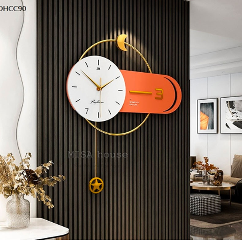 Đồng hồ treo tường phong cách độc đáo tại Misa House TPHCM