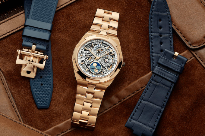 Đồng hồ Vacheron Constantin Overseas Ultra-thin Perpetual Calendar với thiết kế siêu mỏng và phức tạp, ảnh hưởng đến giá đồng hồ Vacheron Constantin Geneve.