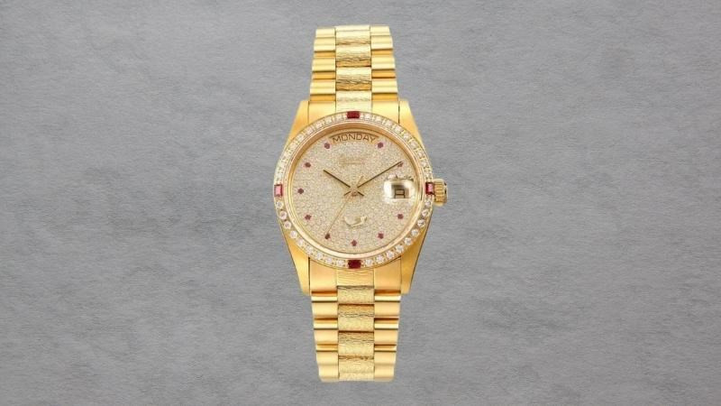 Đồng hồ vàng nguyên khối sử dụng vàng 14K hoặc 18K không lẫn tạp chất