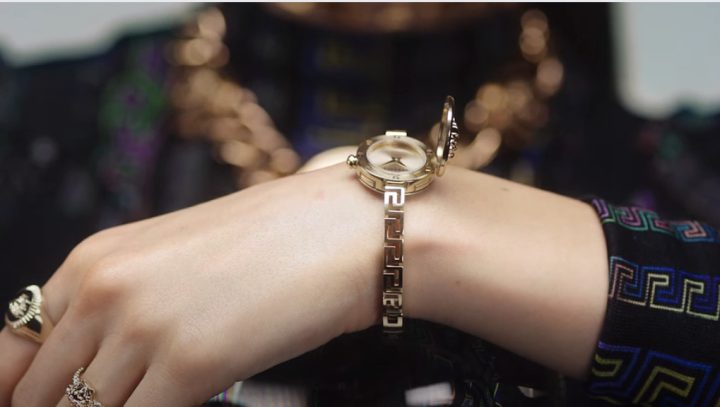 Thương hiệu Versace của Ý, nổi tiếng với phong cách thời trang và phụ kiện đồng hồ xa xỉ, biểu tượng cho đẳng cấp và sự tinh tế.