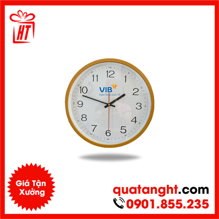 Đồng hồ treo tường với logo VIB