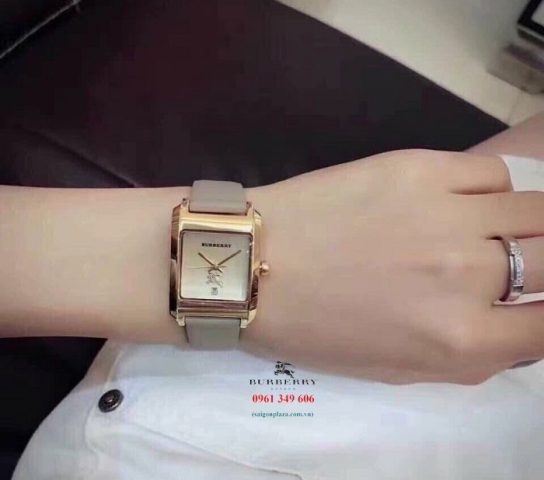 Đồng Hồ Burberry Nữ Mặt Vuông: Tôn Vinh Phong Cách Cổ Điển Hiện Đại Đồng Hồ Burberry Nữ Mặt Vuông: Tôn Vinh Phong Cách Cổ Điển Hiện Đại