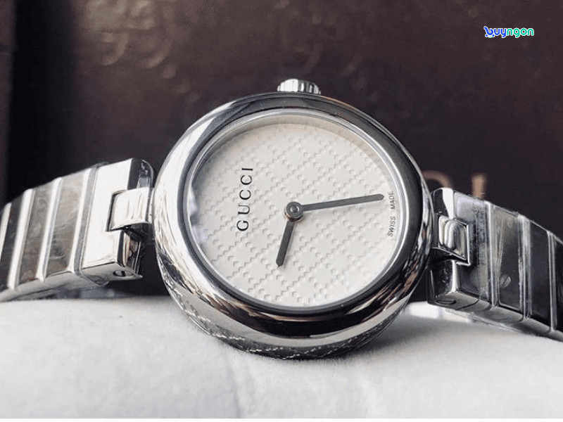 Đồng hồ lắc tay nữ Gucci Diamantissima YA141502 có sẵn màu vàng hồng và bạc