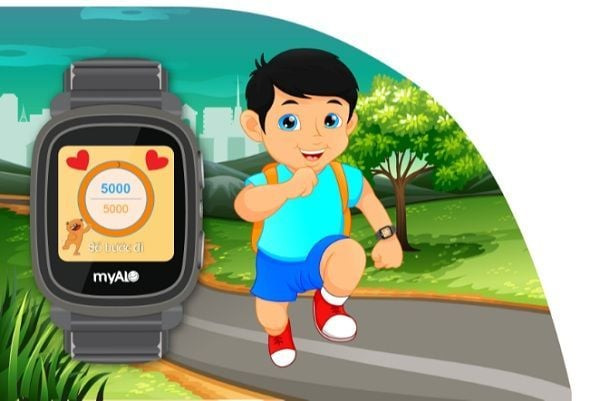 Bé trai vui vẻ nhận điểm thưởng trên đồng hồ thông minh Myalo Kidsphone KS62W từ cha mẹ