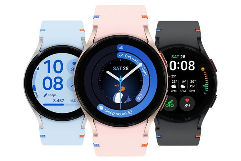 Samsung Galaxy Watch FE màu hồng trên nền trắng, lựa chọn đồng hồ thông minh Samsung cho nữ