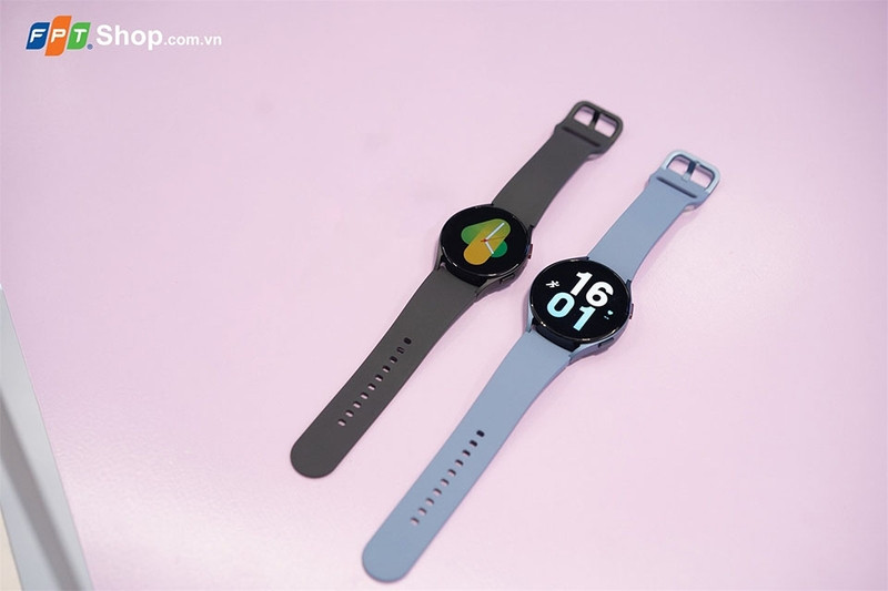 Cận cảnh mặt đồng hồ thông minh Samsung Galaxy Watch5 44mm sang trọng cho nữ giới