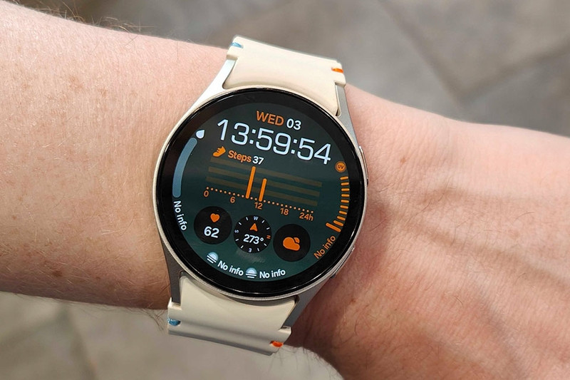Chi tiết màn hình chính của đồng hồ thông minh Samsung Galaxy Watch7 40mm