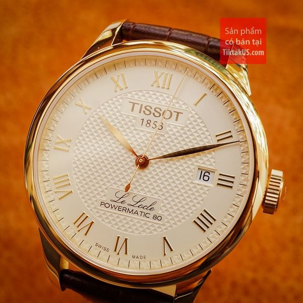 Thiết kế thanh lịch của Tissot Le Locle nhìn từ cạnh bên với dây da