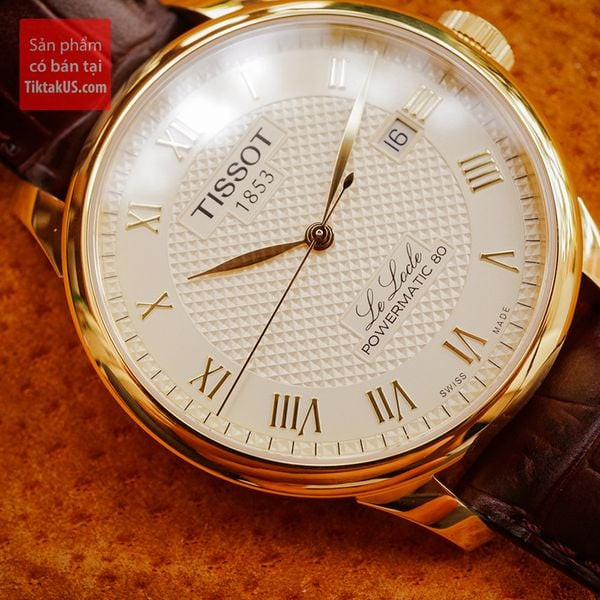 Mặt đáy lộ cơ của đồng hồ Tissot Le Locle T006.407.36.263.00 trưng bày bộ máy Powermatic 80