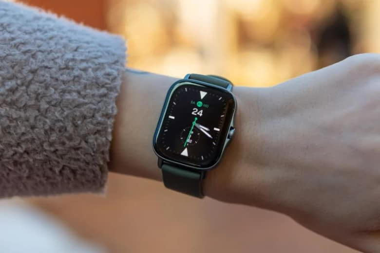 Thời lượng pin ấn tượng 2 tuần của đồng hồ Amazfit GTS 2e trong bài đánh giá này