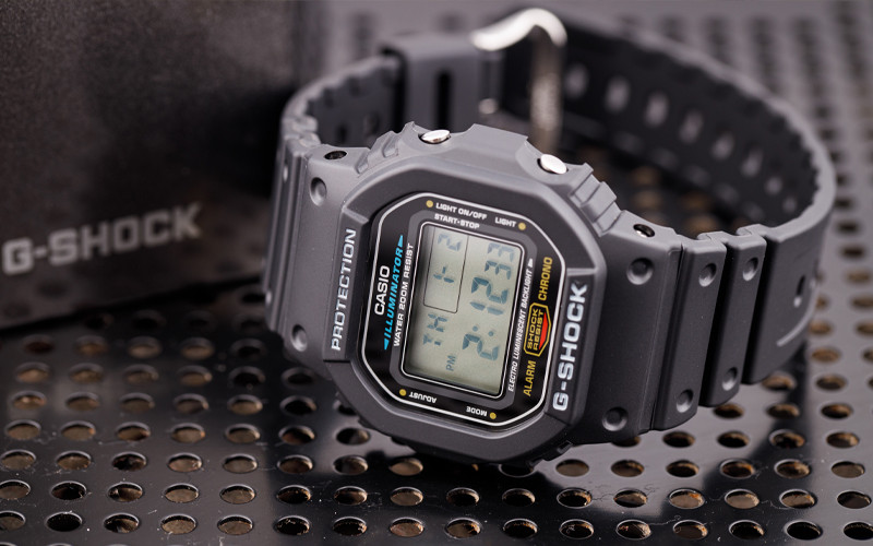 Mẫu đồng hồ thể thao Nhật Bản Casio G-Shock DW-5600 chịu lực vượt trội