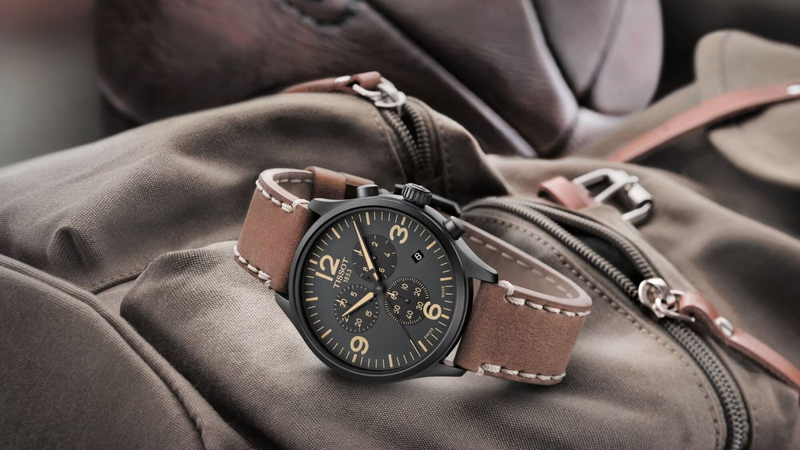 Chiếc đồng hồ Tissot cổ điển với mặt số tinh xảo, biểu tượng của chất lượng từ các cửa hàng đồng hồ Tissot tại Hà Nội