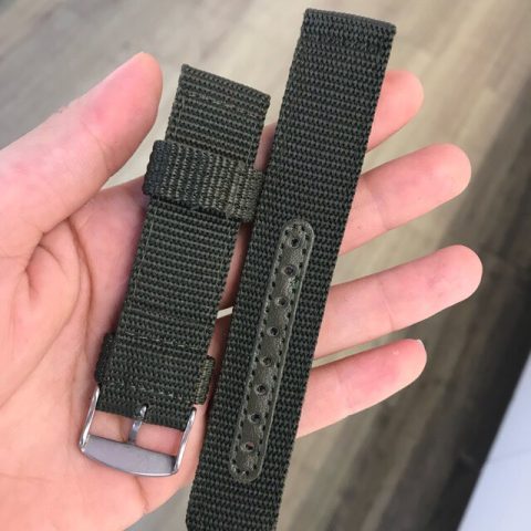 Dây Dù Đồng Hồ Seiko 5 Quân Đội: Biểu Tượng Của Phong Cách Mạnh Mẽ và Bền Bỉ