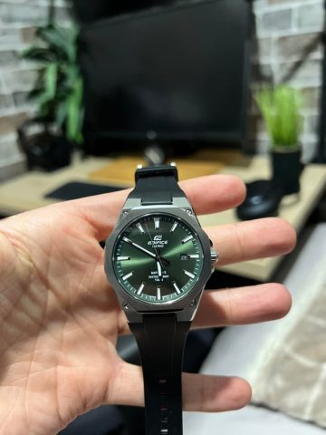 Thay Dây và Mặt Kính Đồng Hồ Casio Edifice: Hướng Dẫn Toàn Diện Từ A đến Z