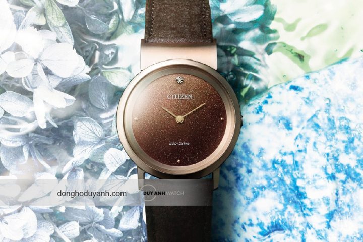 Đồng hồ Citizen Eco-Drive EG7072-19X, một loại sử dụng pin sạc giúp hạn chế dấu hiệu đồng hồ hết pin
