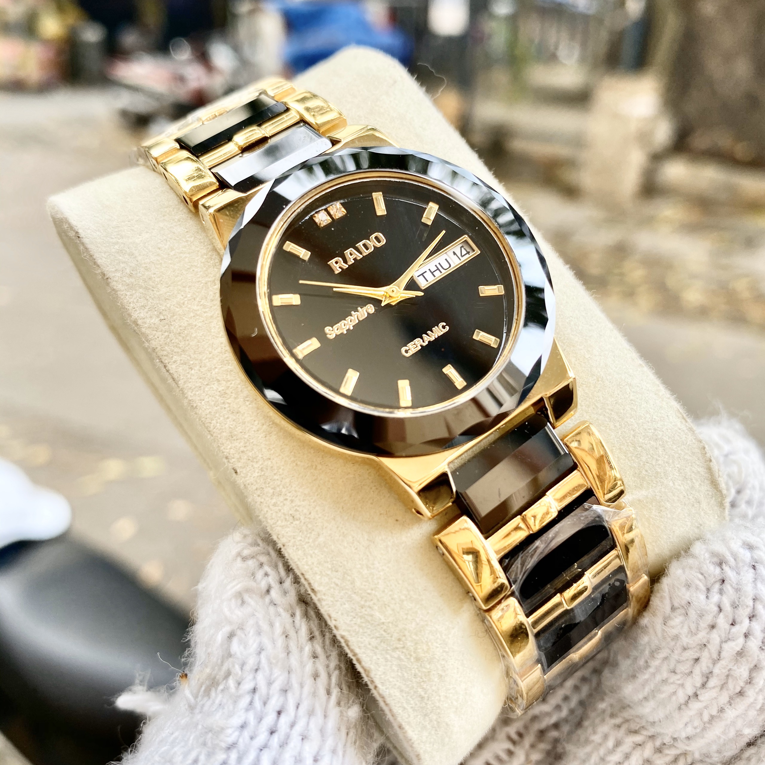 Đồng Hồ Sapphire Nam Dây Da: Biểu Tượng Của Sự Sang Trọng Và Bền Bỉ Vượt Thời Gian