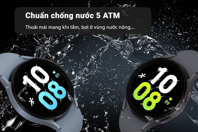 Người dùng trải nghiệm các tính năng của đồng hồ Samsung Galaxy Watch 5