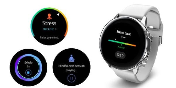 Đồng hồ thông minh Samsung Active R500 với mặt đồng hồ hiển thị thời gian, đặt trên đế sạc không dây.