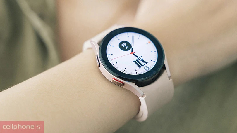 Các tùy chọn mặt đồng hồ đa dạng trên Samsung Galaxy Watch 4