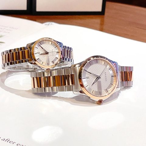 Đồng hồ đôi Gucci G-Timeless YA126563 và YA126474 chính hãng với dây kim loại demi vàng bạc sang trọng
