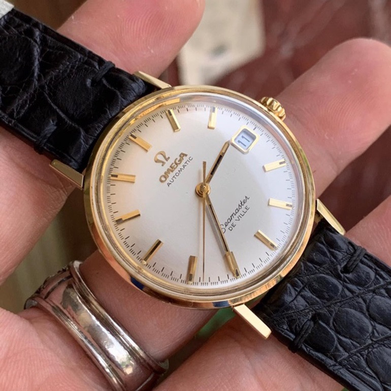 Omega Deville Co-axial Chronometer 4631.80.33 vàng khối, ảnh hưởng đến giá đồng hồ Omega bao nhiêu tiền