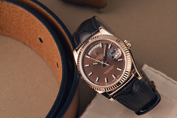 Rolex sử dụng chất liệu da thật cao cấp, mềm mại