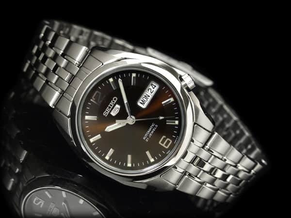 Đặc điểm nổi bật của đồng hồ Seiko 5 Automatic 21 Jewels chính hãng