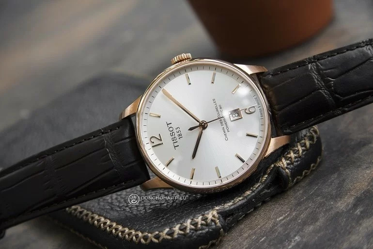 Mẫu đồng hồ Tissot chính hãng với thiết kế tinh xảo, thể hiện sự khác biệt rõ rệt với đồng hồ Tissot fake loại 1