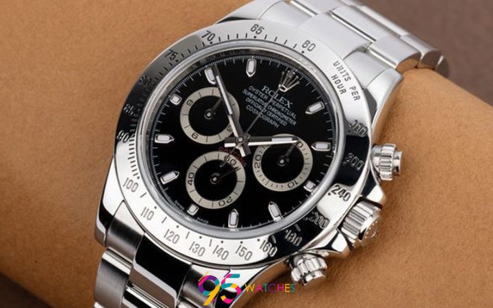 Đồng hồ Rolex AD Daytona 1992 24, biểu tượng của chiến thắng tại giải đua sức bền.