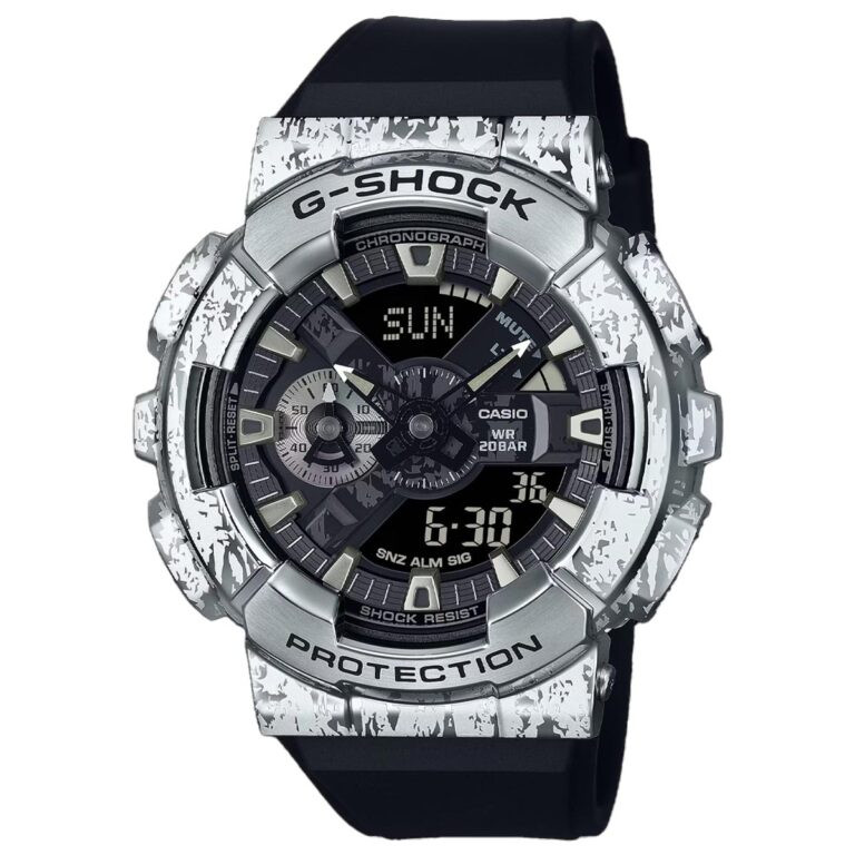 Mặt đồng hồ Casio G-SHOCK GM-110GC-1ADR 48.8mm thể hiện phong cách grunge, bền bỉ khi chạy bộ