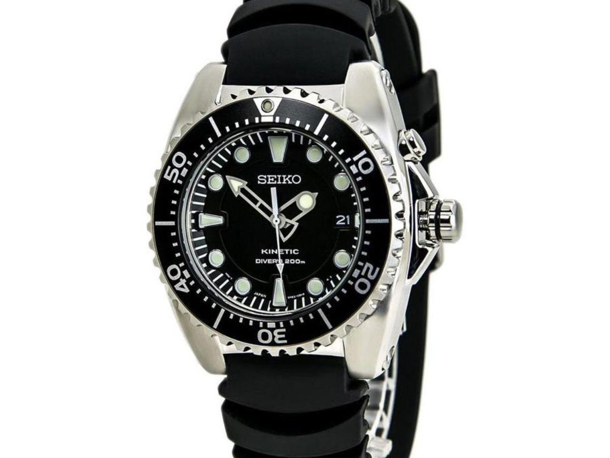 Seiko Kinetic SKA413, đồng hồ dây cao su chuyên nghiệp cho lặn và bơi với độ chịu nước 200m