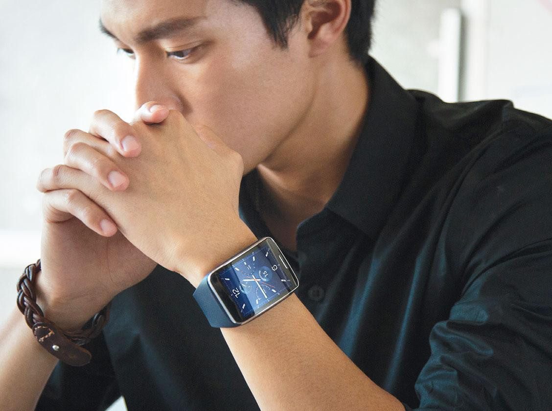Sinh viên lựa chọn đồng hồ phù hợp với phong cách cá nhân